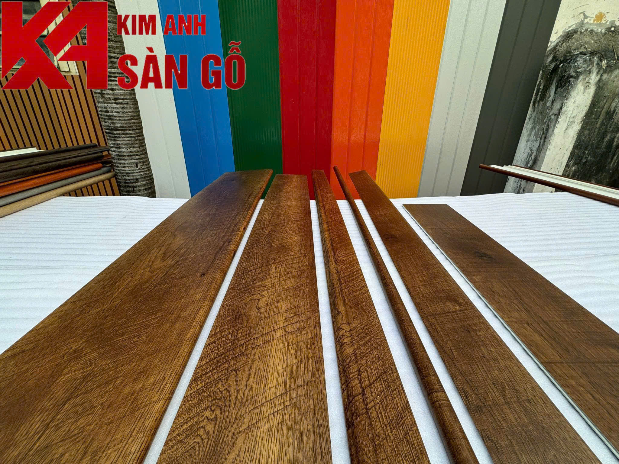 Mặt Đứng Cầu Thang Nhựa Giả Gỗ NCWood 8242